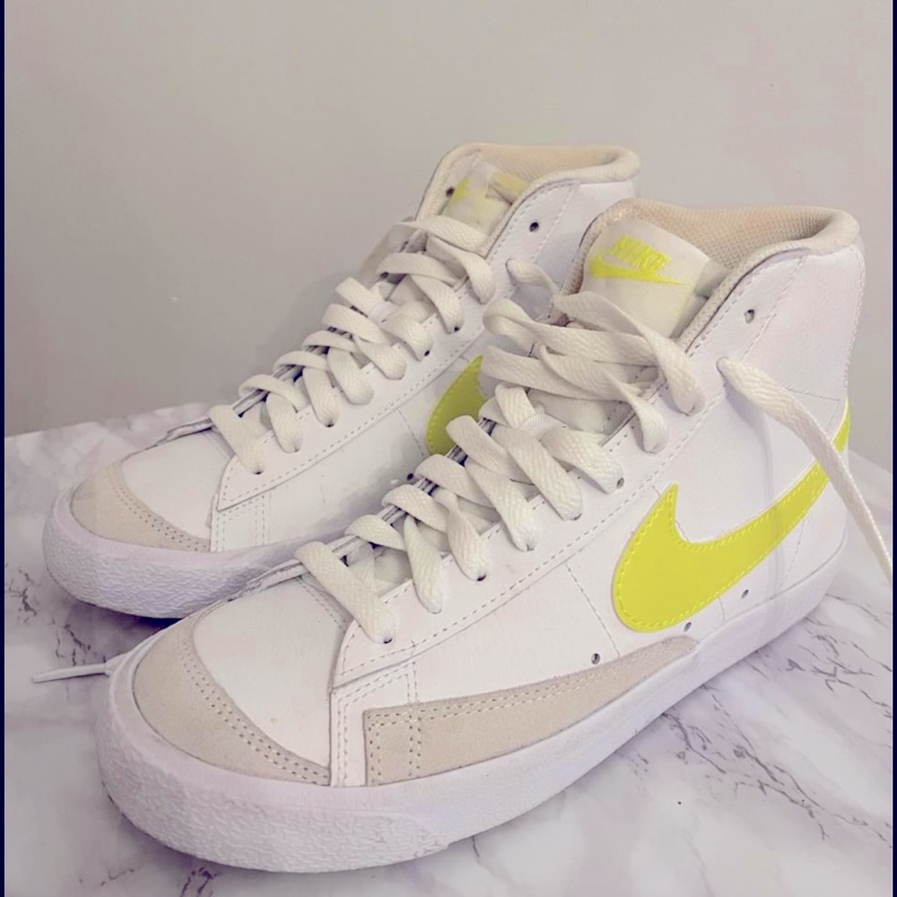 Nike Blazer Mid Sneakers